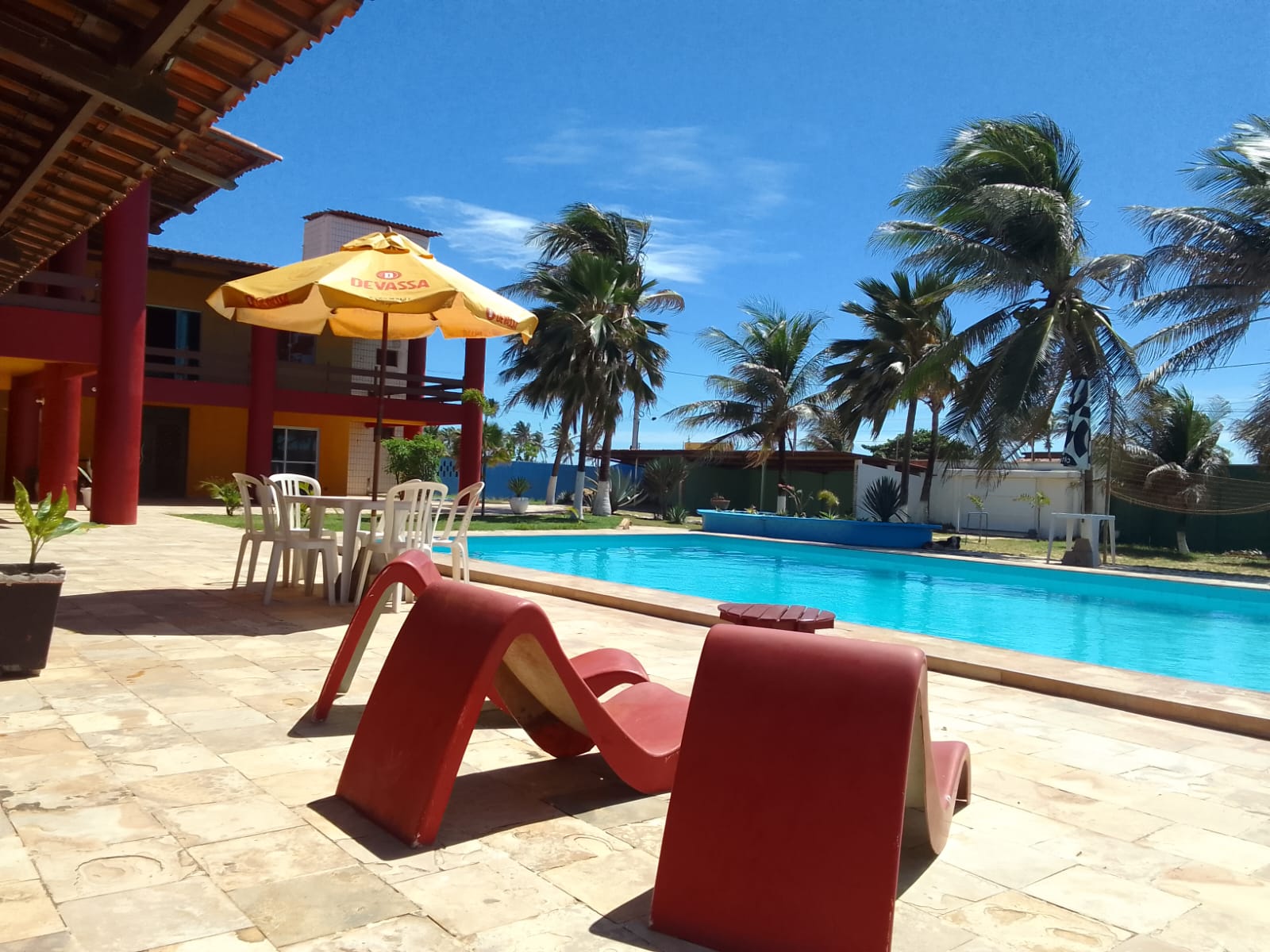 Infinity pool